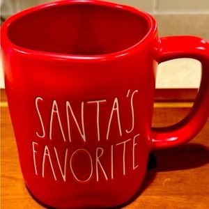 NWT Rae Dunn Santas Favorite Mug